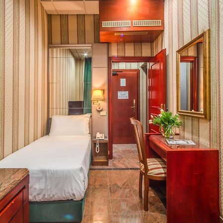 Castro Pretorio Easy Rooms Рим Екстер'єр фото
